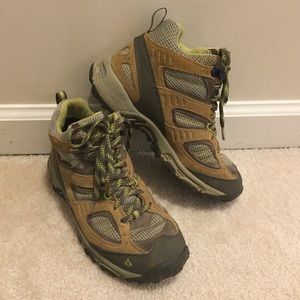 Vasque  Women’s Opportunist mid ankle hiking boot